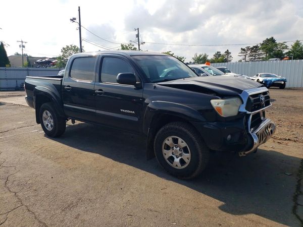 2015 TOYOTA TACOMA