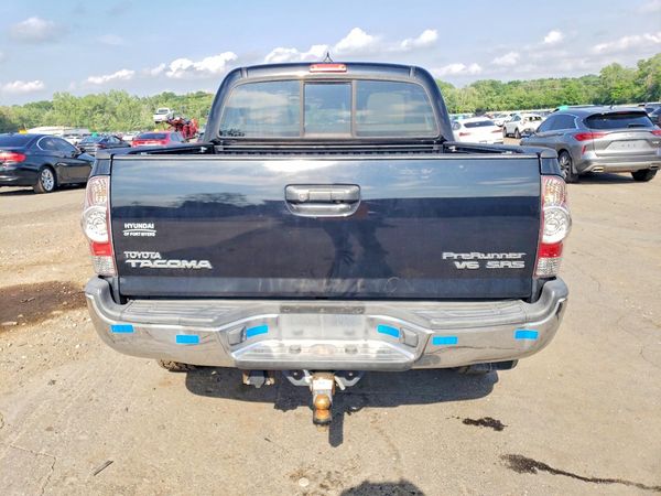2015 TOYOTA TACOMA