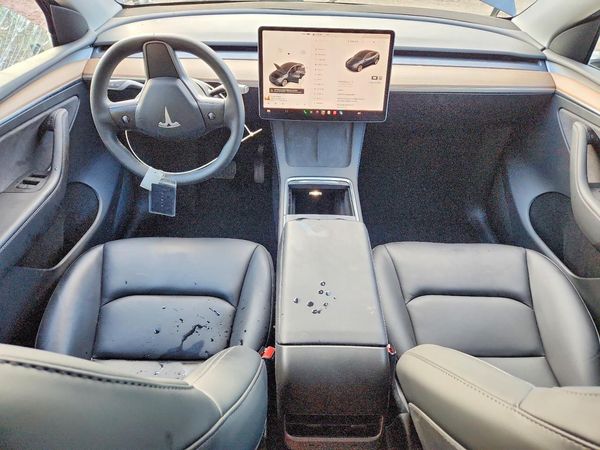 2024 TESLA MODEL Y