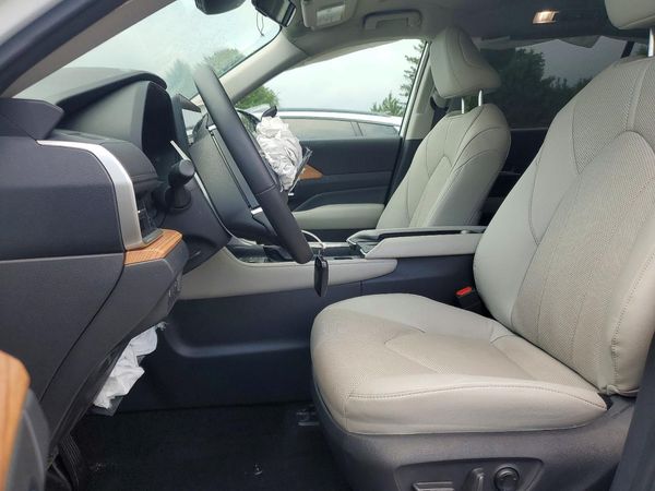 2024 TOYOTA GRAND HIGHLANDER