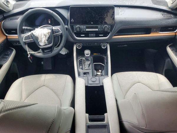 2024 TOYOTA GRAND HIGHLANDER