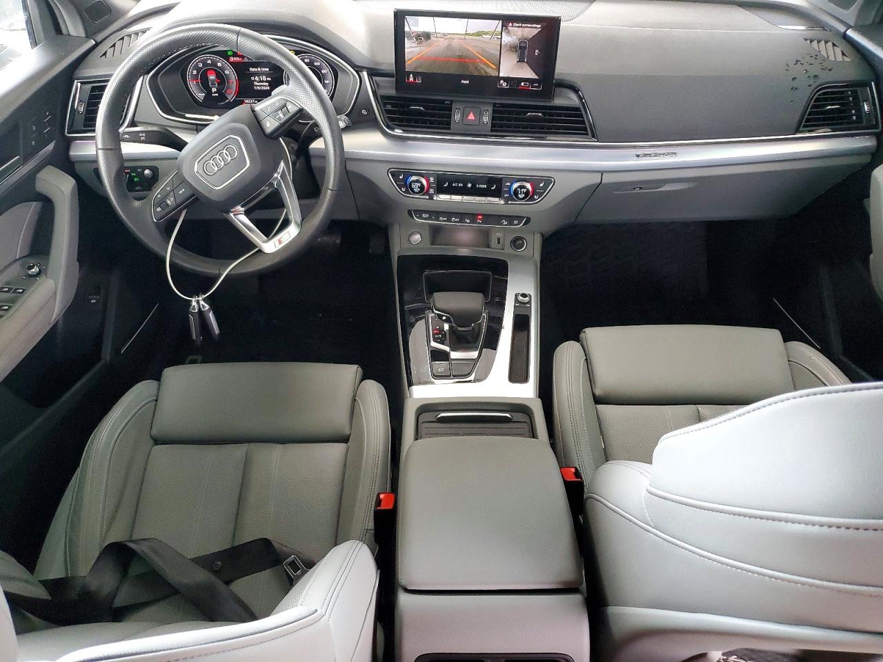 2024 AUDI Q5 S Line quattro Prestige