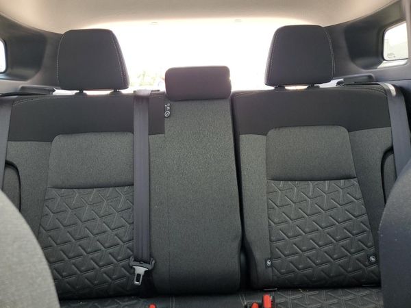 2025 NISSAN KICKS