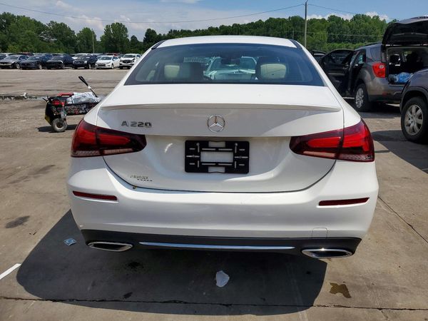 2022 MERCEDES-BENZ A A220