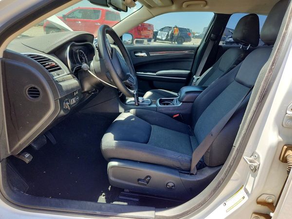 2022 CHRYSLER 300 Touring — DENT