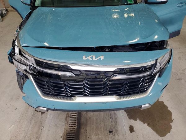 2025 KIA SELTOS EX