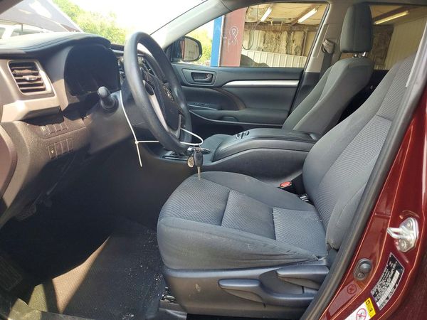 2019 TOYOTA HIGHLANDER LE/LE Plus