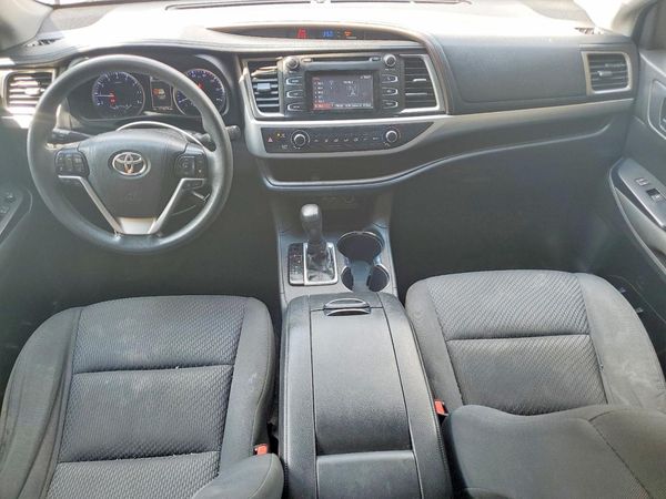 2019 TOYOTA HIGHLANDER LE/LE Plus