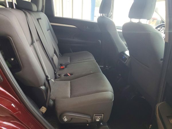 2019 TOYOTA HIGHLANDER LE/LE Plus