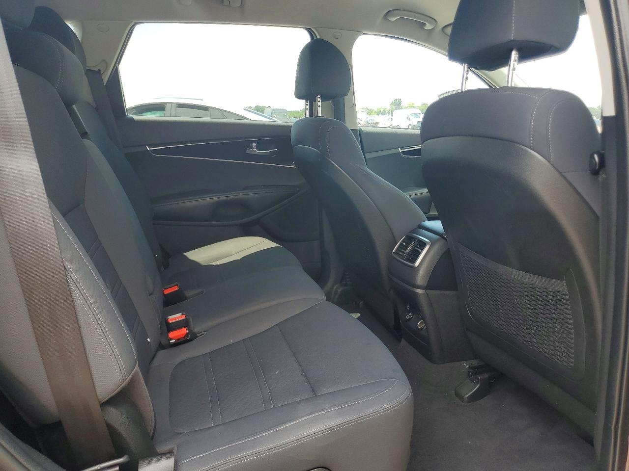 2018 KIA SORENTO L, LX