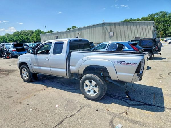 2015 TOYOTA TACOMA Delux Grade