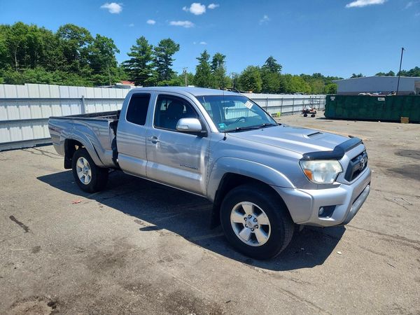 2015 TOYOTA TACOMA Delux Grade
