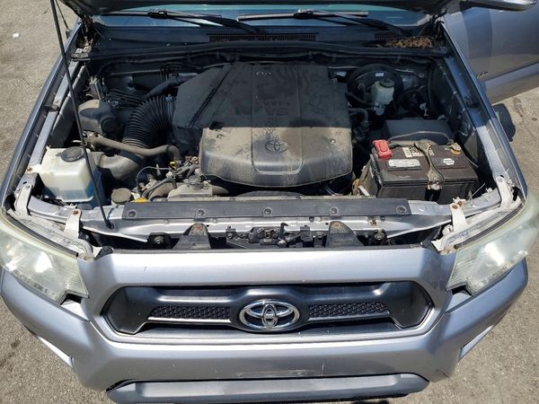 2015 TOYOTA TACOMA Delux Grade