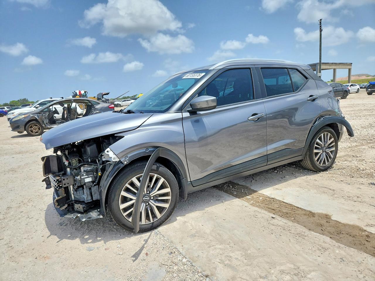 2023 NISSAN KICKS