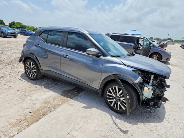 2023 NISSAN KICKS