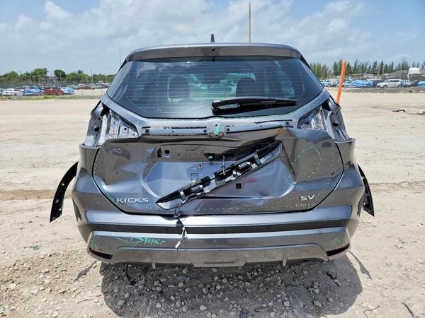 2023 NISSAN KICKS
