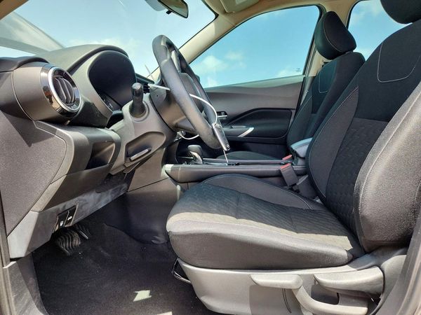2023 NISSAN KICKS