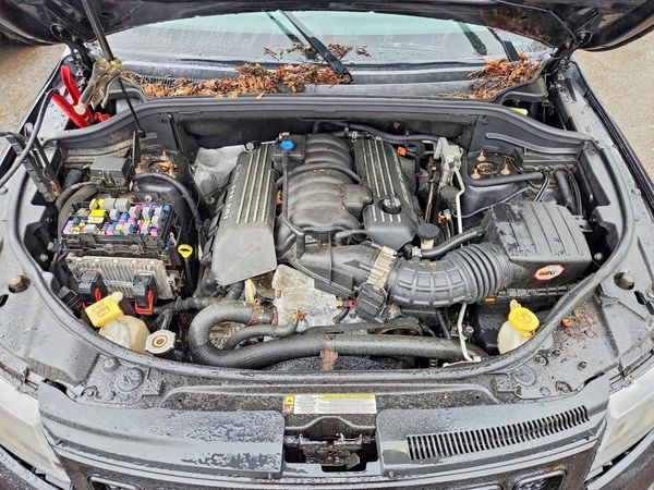 2013 JEEP CHEROKEE SRT8 — Engine bay