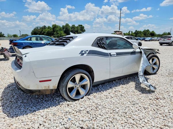 2016 DODGE CHALLENGER SXT Plus