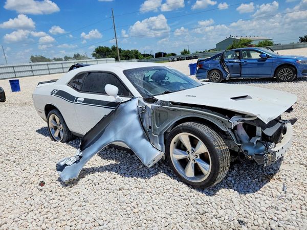 2016 DODGE CHALLENGER SXT Plus