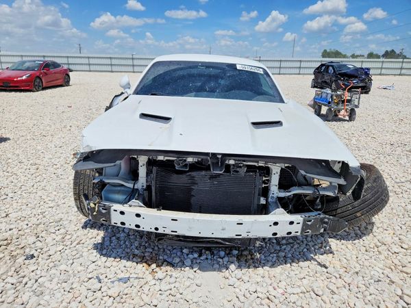 2016 DODGE CHALLENGER SXT Plus