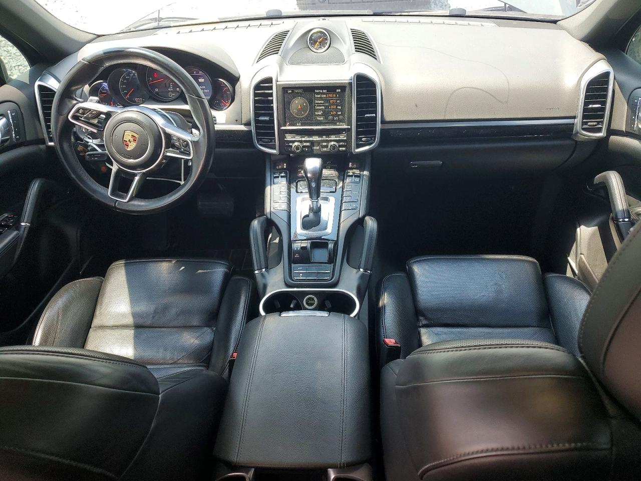 2016 PORSCHE CAYENNE