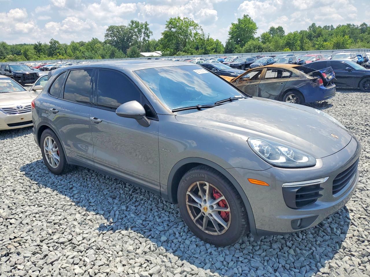 2016 PORSCHE CAYENNE