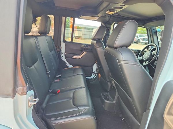 2017 JEEP WRANGLER UNLIMITED SAHARA 4X4