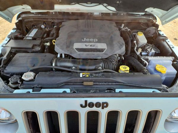 2017 JEEP WRANGLER UNLIMITED SAHARA 4X4