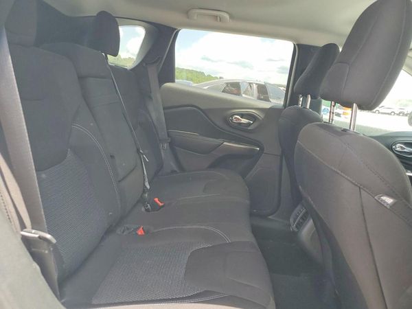 2019 JEEP CHEROKEE LATITUDE 4X4