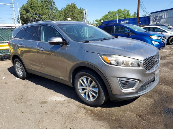 2016 KIA SORENTO L / LX