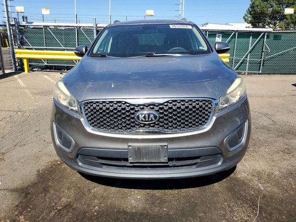 2016 KIA SORENTO L / LX