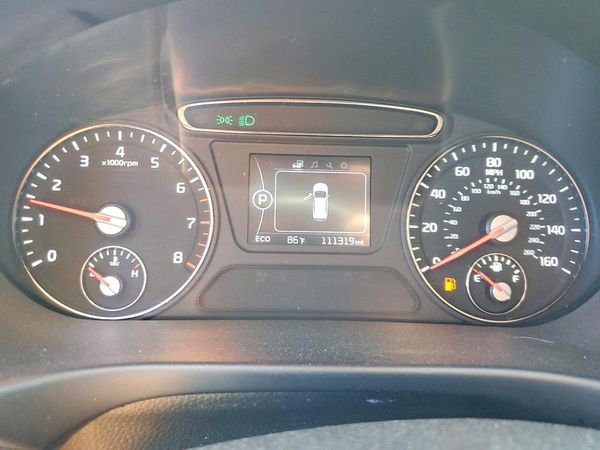 2016 KIA SORENTO L / LX