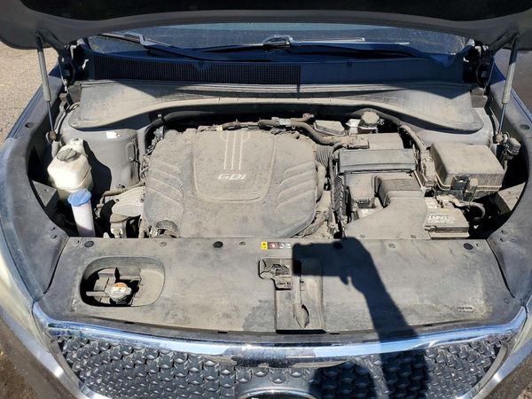 2016 KIA SORENTO L / LX