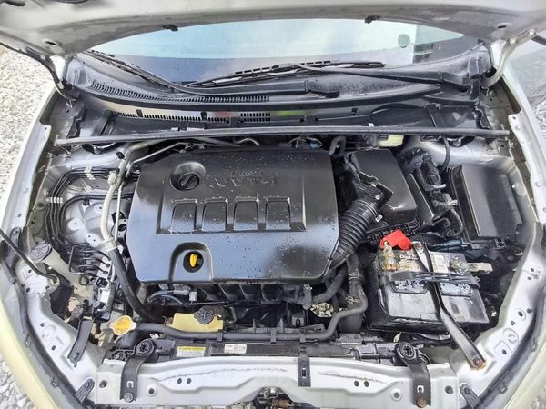 2015 TOYOTA COROLLA L/LE — Engine bay