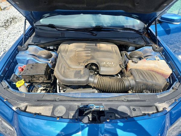 2023 CHRYSLER 300 Touring L — Engine bay