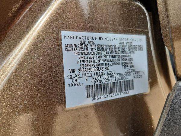2025 NISSAN KICKS SR