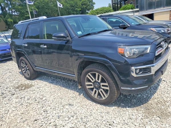 2022 TOYOTA 4RUNNER Limited