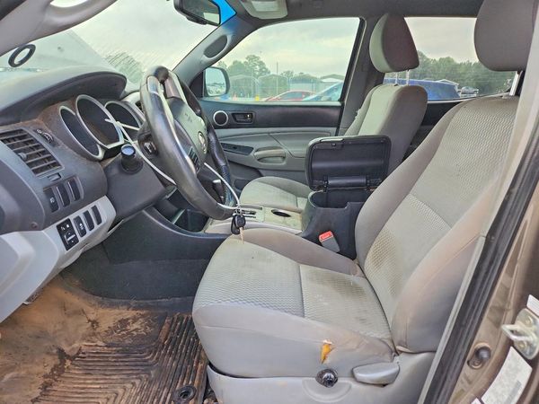 2013 TOYOTA TACOMA Delux
