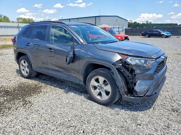 2021 TOYOTA RAV4 XLE — Passenger 3/4