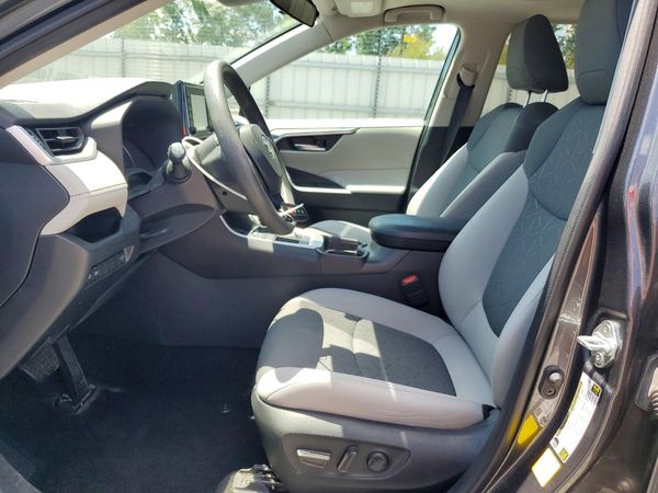2021 TOYOTA RAV4 XLE — DENT