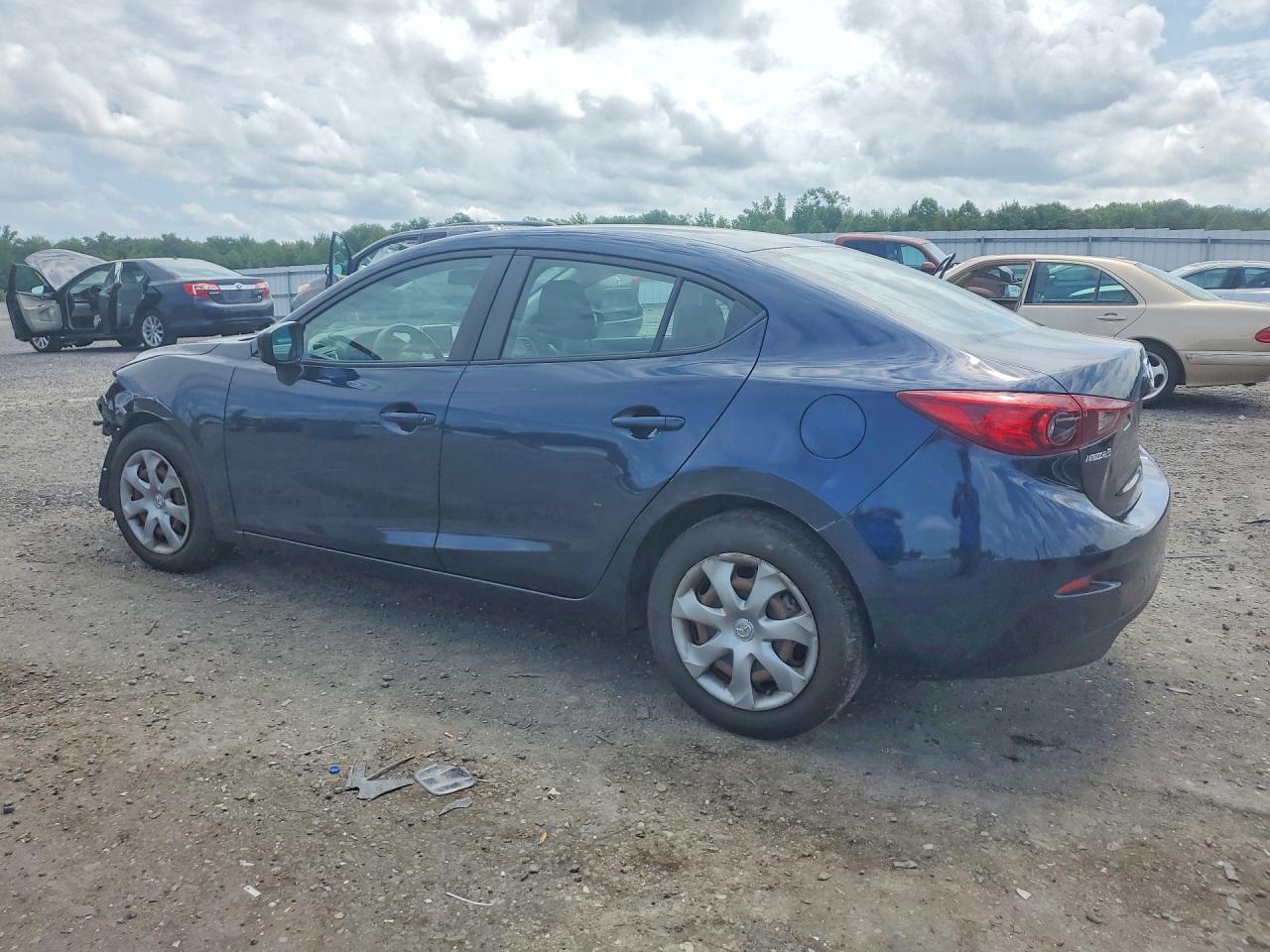 2016 MAZDA 3 SV/Base