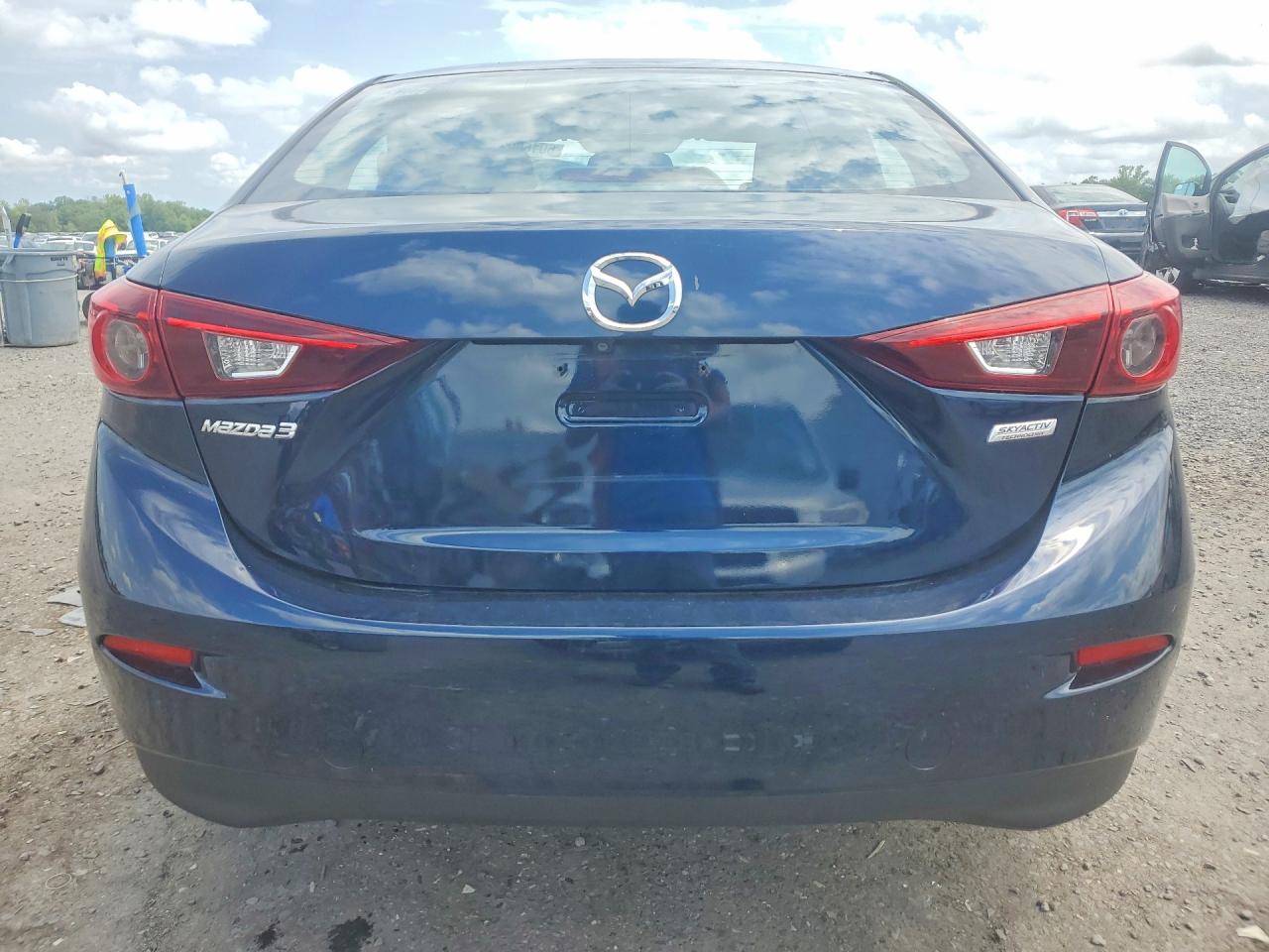 2016 MAZDA 3 SV/Base