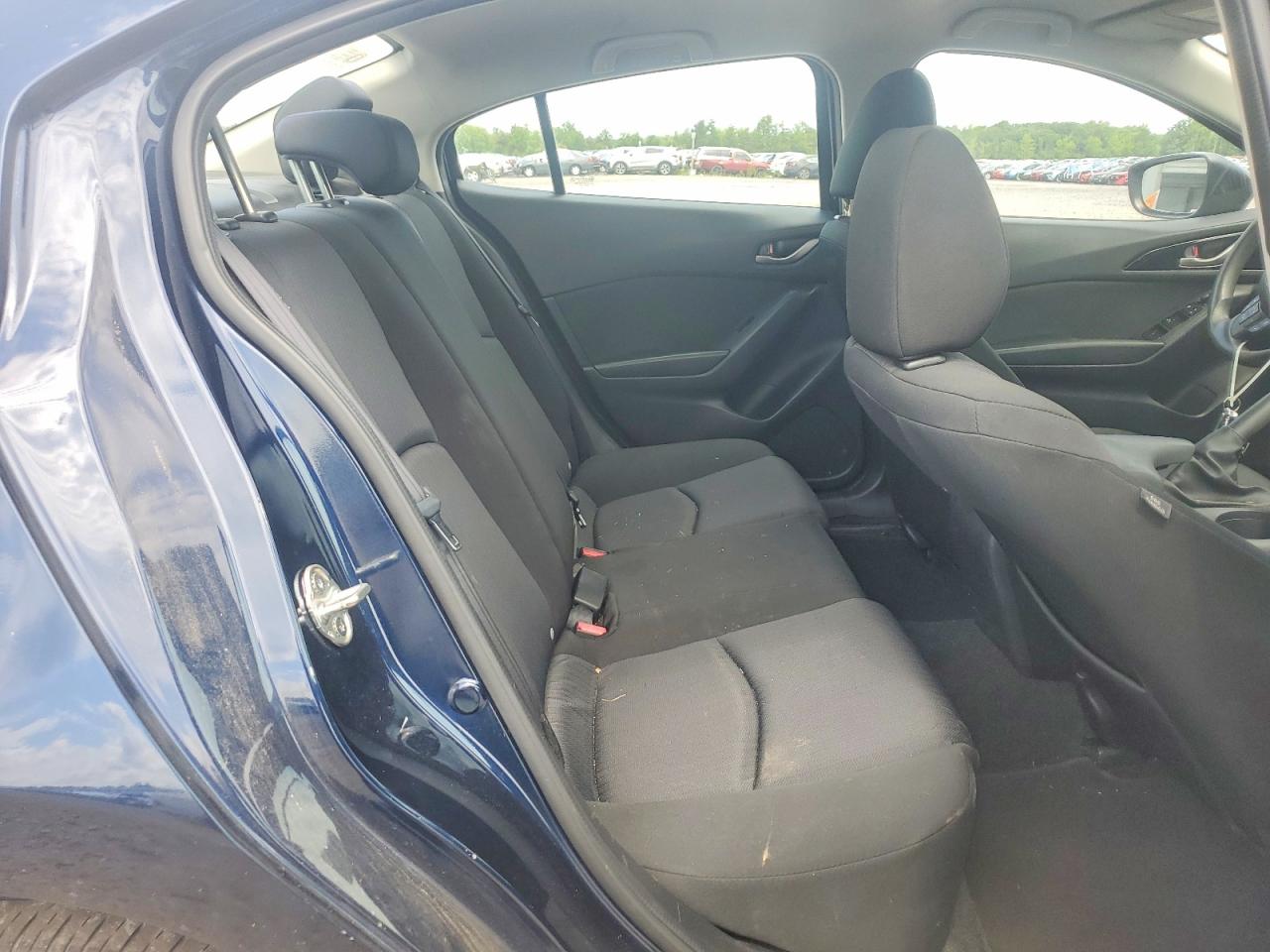 2016 MAZDA 3 SV/Base