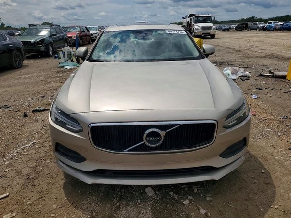 2018 VOLVO S90