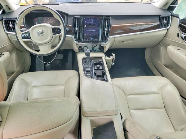 2018 VOLVO S90
