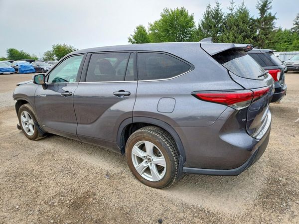 2020 TOYOTA HIGHLANDER LE