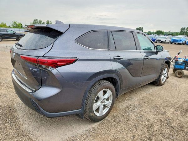 2020 TOYOTA HIGHLANDER LE