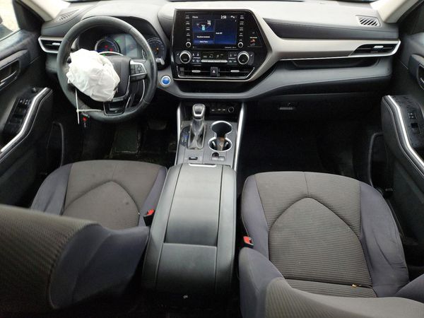 2020 TOYOTA HIGHLANDER LE