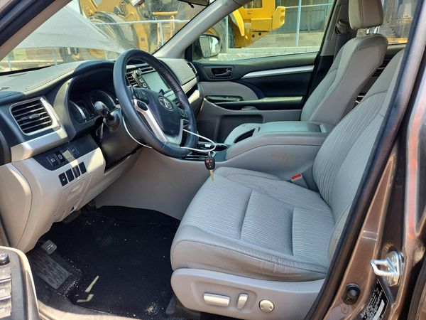2017 TOYOTA HIGHLANDER LE/LE Plus